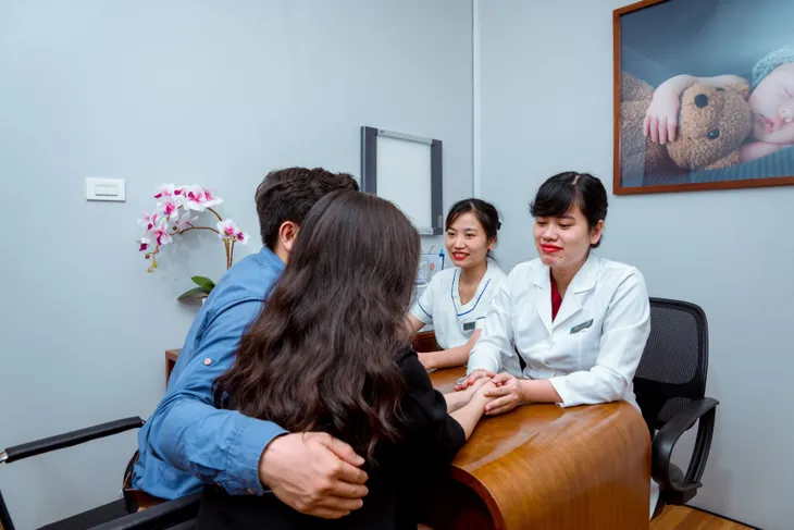 Dự trữ buồng trứng cực thấp vẫn mang thai bằng trứng chính chủ - Ảnh 5. Dự trữ buồng trứng cực thấp vẫn mang thai bằng trứng chính chủ - Ảnh 5.