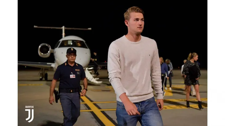 CẬP NHẬT: Matthijs de Ligt tới Juventus kiểm tra y tế - Ảnh 3. CẬP NHẬT: Matthijs de Ligt tới Juventus kiểm tra y tế - Ảnh 3.