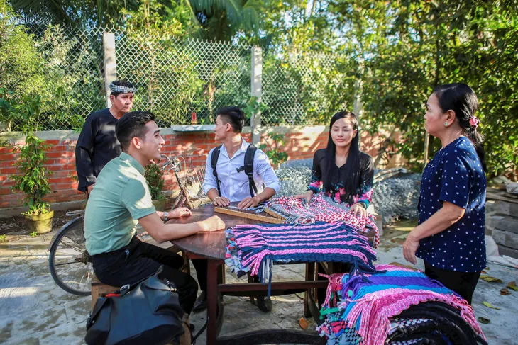 Ra mắt phim “Đêm dài như biển”: Tiếng nói của người khiếm thị - Ảnh 1. Ra mắt phim “Đêm dài như biển”: Tiếng nói của người khiếm thị - Ảnh 1.