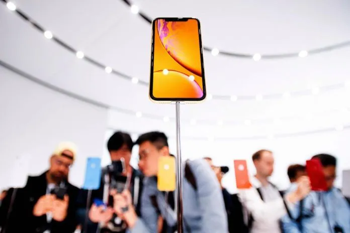 Lòng trung thành người dùng với iPhone thấp chưa từng thấy - Ảnh 2. Lòng trung thành người dùng với iPhone thấp chưa từng thấy - Ảnh 2.