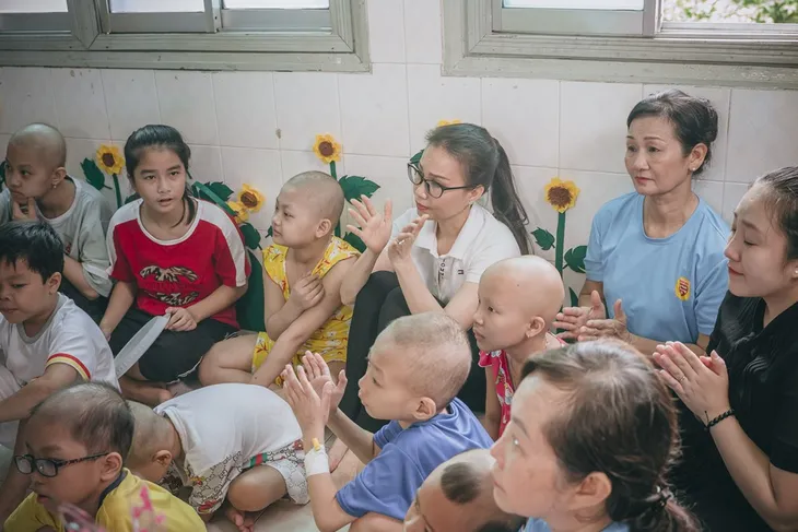 Thí sinh Miss World Việt Nam khoe giọng hát lan tỏa lòng nhân ái - Ảnh 10. Thí sinh Miss World Việt Nam khoe giọng hát lan tỏa lòng nhân ái - Ảnh 10.