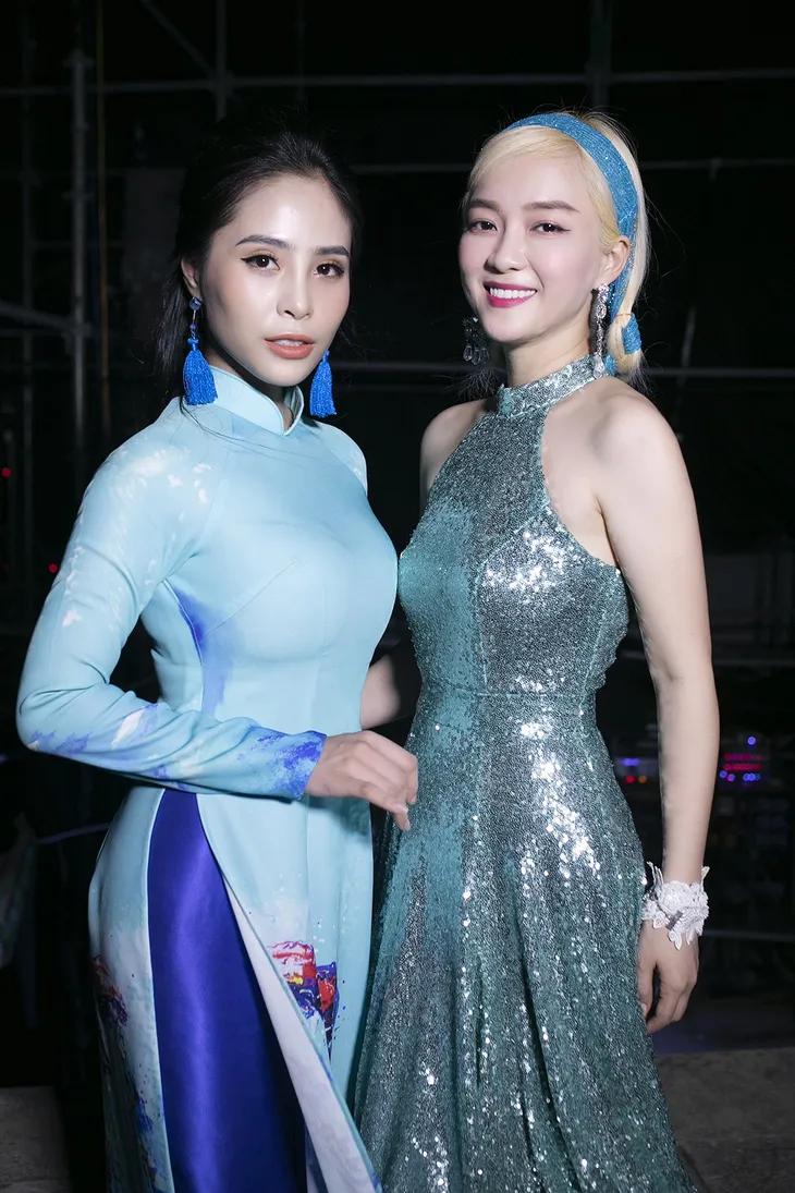 Ca nương Kiều Anh đọ sắc cùng Đinh Hương tại Lễ hội hang động Quảng Bình 2019 - Ảnh 6. Ca nương Kiều Anh đọ sắc cùng Đinh Hương tại Lễ hội hang động Quảng Bình 2019 - Ảnh 6.