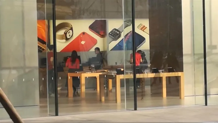 Goldman Sachs dự báo doanh số iPhone giảm 36% - Ảnh 2. Goldman Sachs dự báo doanh số iPhone giảm 36% - Ảnh 2.