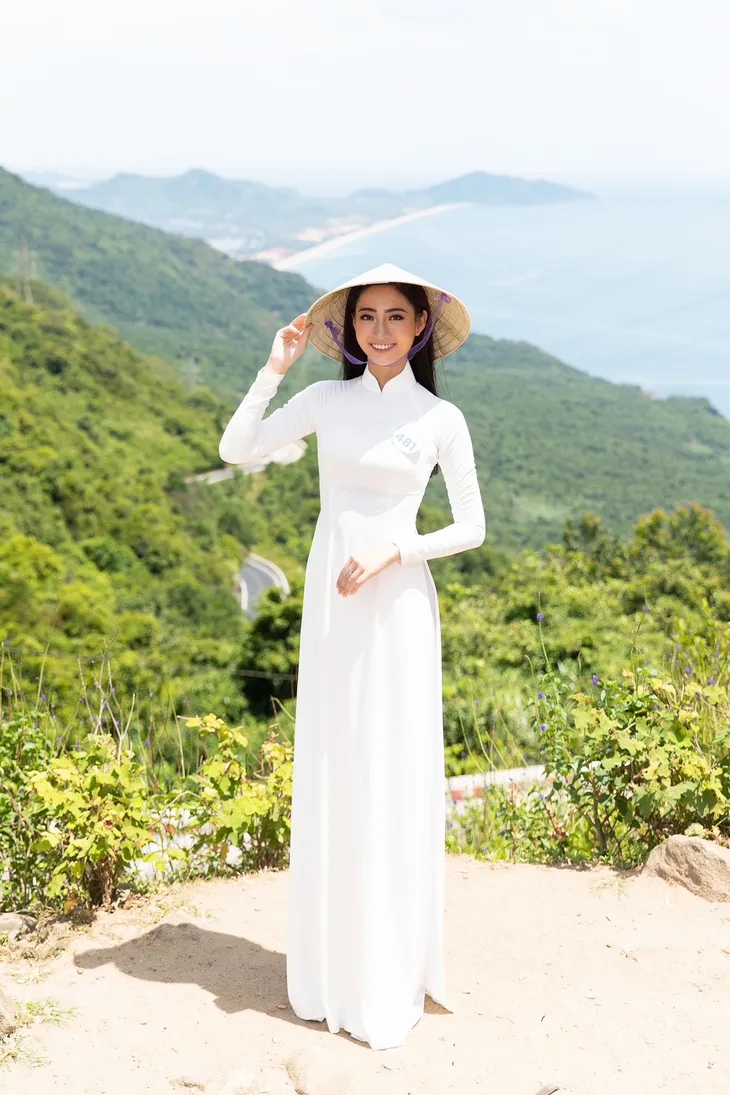 Thí sinh Miss World Việt Nam diện áo dài, nón lá check-in khắp Đà Nẵng - Ảnh 11. Thí sinh Miss World Việt Nam diện áo dài, nón lá check-in khắp Đà Nẵng - Ảnh 11.
