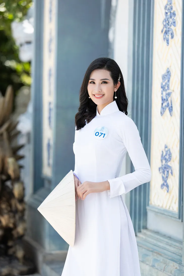 Thí sinh Miss World Việt Nam diện áo dài, nón lá check-in khắp Đà Nẵng - Ảnh 10. Thí sinh Miss World Việt Nam diện áo dài, nón lá check-in khắp Đà Nẵng - Ảnh 10.