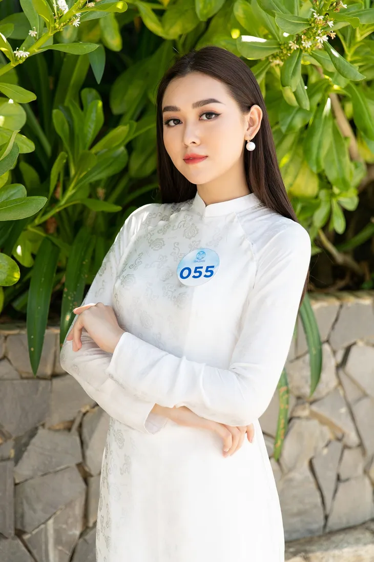 Thí sinh Miss World Việt Nam diện áo dài, nón lá check-in khắp Đà Nẵng - Ảnh 7. Thí sinh Miss World Việt Nam diện áo dài, nón lá check-in khắp Đà Nẵng - Ảnh 7.