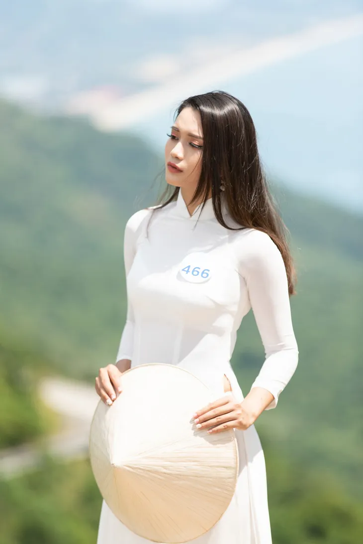 Thí sinh Miss World Việt Nam diện áo dài, nón lá check-in khắp Đà Nẵng - Ảnh 3. Thí sinh Miss World Việt Nam diện áo dài, nón lá check-in khắp Đà Nẵng - Ảnh 3.