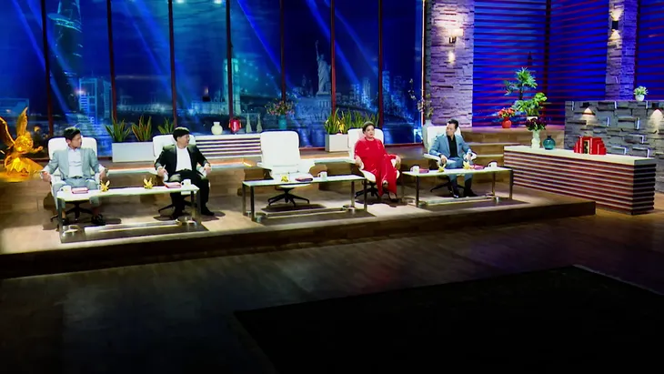 Xuất hiện cá mập cưỡi siêu xe vào ngồi ghế nóng Shark Tank Việt Nam - Ảnh 1. Xuất hiện cá mập cưỡi siêu xe vào ngồi ghế nóng Shark Tank Việt Nam - Ảnh 1.