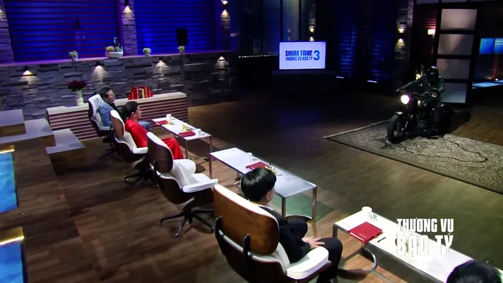 Xuất hiện cá mập cưỡi siêu xe vào ngồi ghế nóng Shark Tank Việt Nam - Ảnh 2. Xuất hiện cá mập cưỡi siêu xe vào ngồi ghế nóng Shark Tank Việt Nam - Ảnh 2.