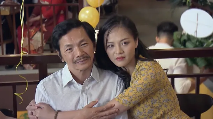 Về nhà đi con - Tập 72: Khải ra tù, bất ngờ đến mừng khai trương quán trà của Huệ - Ảnh 1. Về nhà đi con - Tập 72: Khải ra tù, bất ngờ đến mừng khai trương quán trà của Huệ - Ảnh 1.