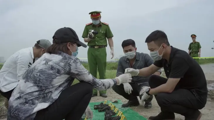 Mê cung - Tập 27: Fedora tái xuất, lại thêm cô gái bị tra tấn dã man dưới mũi giáo nhọn hoắt - Ảnh 4. Mê cung - Tập 27: Fedora tái xuất, lại thêm cô gái bị tra tấn dã man dưới mũi giáo nhọn hoắt - Ảnh 4.