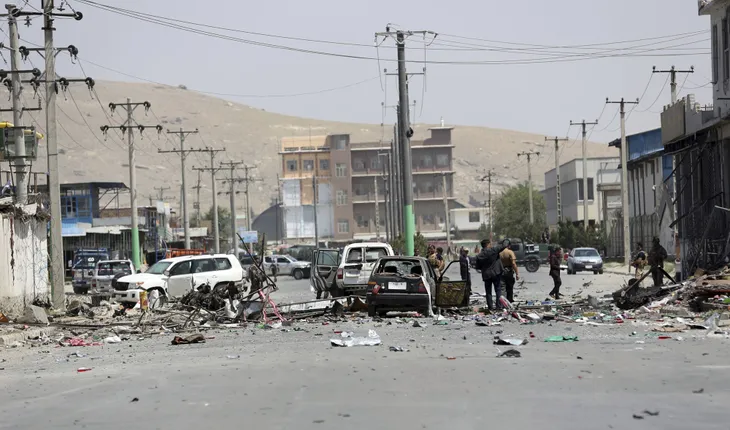 Đánh bom liên hoàn tại Kabul (Afghanistan) gây nhiều thương vong - Ảnh 3. Đánh bom liên hoàn tại Kabul (Afghanistan) gây nhiều thương vong - Ảnh 3.