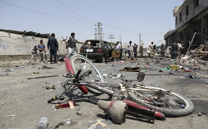 Đánh bom liên hoàn tại Kabul (Afghanistan) gây nhiều thương vong - Ảnh 7. Đánh bom liên hoàn tại Kabul (Afghanistan) gây nhiều thương vong - Ảnh 7.