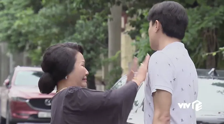 Về nhà đi con - Tập 72: Chỉ tạm xa nhau, Thư (Bảo Thanh) và Vũ (Quốc Trường) có cứu vãn được hôn nhân? - Ảnh 9. Về nhà đi con - Tập 72: Chỉ tạm xa nhau, Thư (Bảo Thanh) và Vũ (Quốc Trường) có cứu vãn được hôn nhân? - Ảnh 9.
