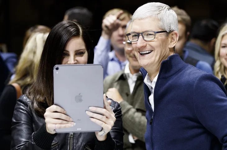 Apple đồng ý chi 1 tỷ USD mua mảng chip mạng của Intel: Học thuyết Cook lên ngôi - Ảnh 2.