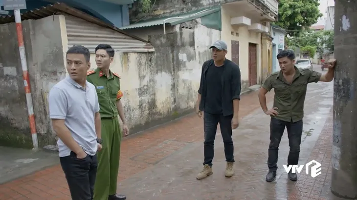 Mê cung - Tập 28: Đấu trí với Fedora, Khánh có manh mối cứu nạn nhân đầu tiên - Ảnh 4. Mê cung - Tập 28: Đấu trí với Fedora, Khánh có manh mối cứu nạn nhân đầu tiên - Ảnh 4.
