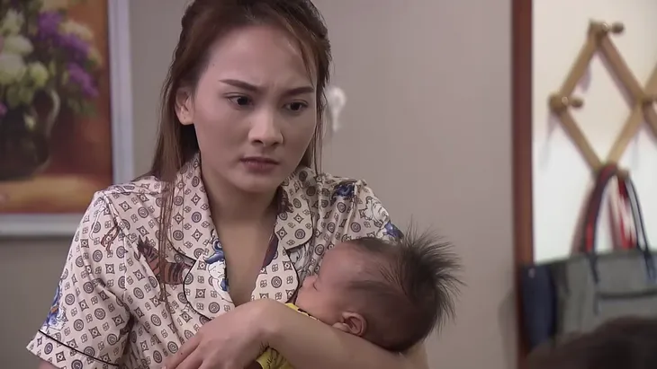 Về nhà đi con - Tập 75: Dương hối hận vì... tỏ tình với cô Hạnh hộ bố - Ảnh 1. Về nhà đi con - Tập 75: Dương hối hận vì... tỏ tình với cô Hạnh hộ bố - Ảnh 1.