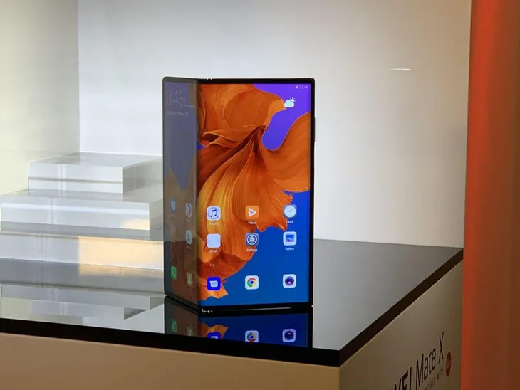 Huawei nói rằng smartphone màn hình gập Mate X chưa sẵn sàng để bán ra - Ảnh 1. Huawei nói rằng smartphone màn hình gập Mate X chưa sẵn sàng để bán ra - Ảnh 1.