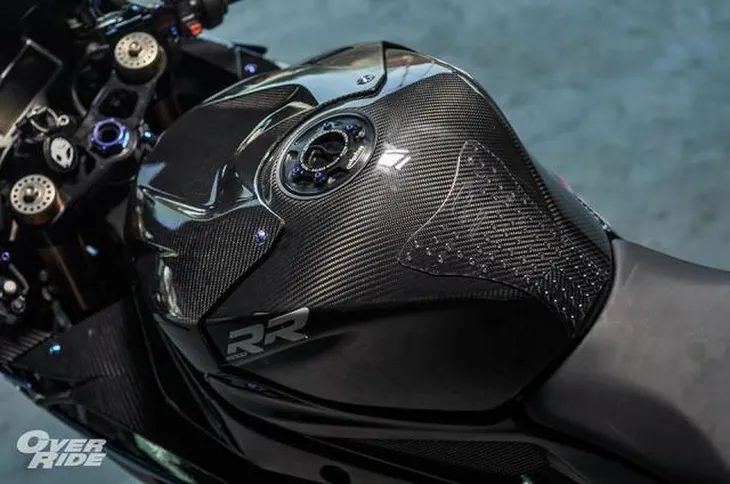 Xe độ BMW S1000RR - Sát thủ săn mồi đại dương - Ảnh 4. Xe độ BMW S1000RR - Sát thủ săn mồi đại dương - Ảnh 4.