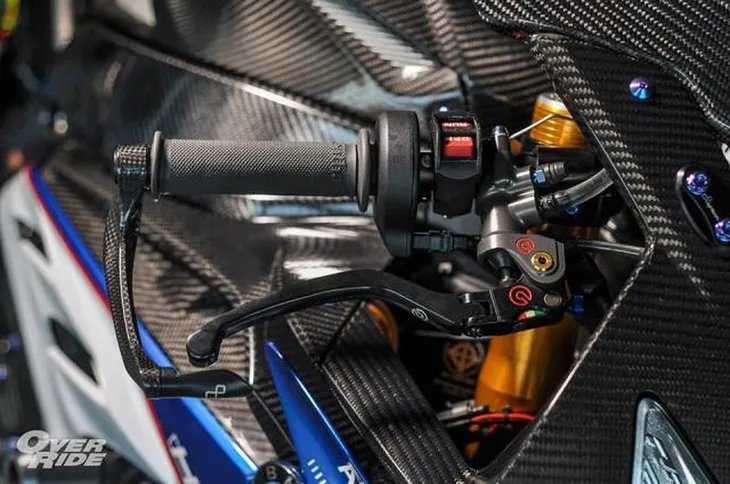 Xe độ BMW S1000RR - Sát thủ săn mồi đại dương - Ảnh 7. Xe độ BMW S1000RR - Sát thủ săn mồi đại dương - Ảnh 7.
