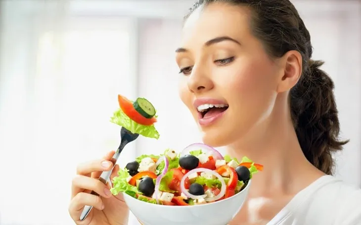 10 thói quen nhỏ không ngờ giúp bạn giảm cân hiệu quả hằng ngày - Ảnh 1. 10 thói quen nhỏ không ngờ giúp bạn giảm cân hiệu quả hằng ngày - Ảnh 1.