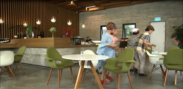 Ông Đạt, Mama Chê, bà Xuân tá hỏa bỏ trốn khỏi nhà hàng sau khi quay clip livestream trên facebook - Ảnh 5. Ông Đạt, Mama Chê, bà Xuân tá hỏa bỏ trốn khỏi nhà hàng sau khi quay clip livestream trên facebook - Ảnh 5.