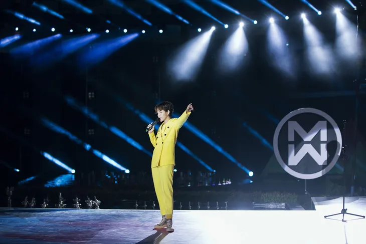 Mai Phương Thúy, Đỗ Mỹ Linh, Tiểu Vy cùng làm vedette trên một sàn diễn - Ảnh 14. Mai Phương Thúy, Đỗ Mỹ Linh, Tiểu Vy cùng làm vedette trên một sàn diễn - Ảnh 14.