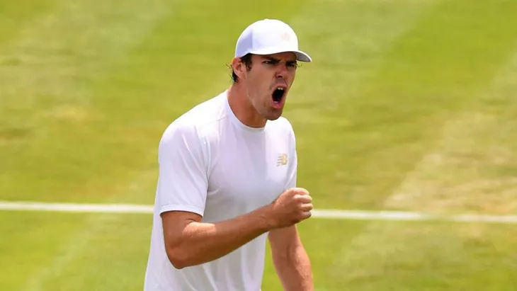 Wimbledon 2019: Wawrinka gục ngã trước đối thủ cao 2m11 - Ảnh 4. Wimbledon 2019: Wawrinka gục ngã trước đối thủ cao 2m11 - Ảnh 4.