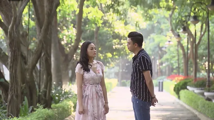 Về nhà đi con - Tập 57: Huệ diện hơn mọi ngày nhưng vẫn lạnh lùng khi Quốc tán tỉnh - Ảnh 1. Về nhà đi con - Tập 57: Huệ diện hơn mọi ngày nhưng vẫn lạnh lùng khi Quốc tán tỉnh - Ảnh 1.