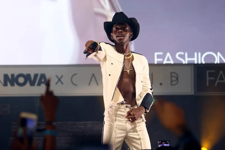 Tân binh Lil Nas X chính thức vượt qua kỉ lục của diva số 1 thế giới Mariah Carey - Ảnh 1. Tân binh Lil Nas X chính thức vượt qua kỉ lục của diva số 1 thế giới Mariah Carey - Ảnh 1.