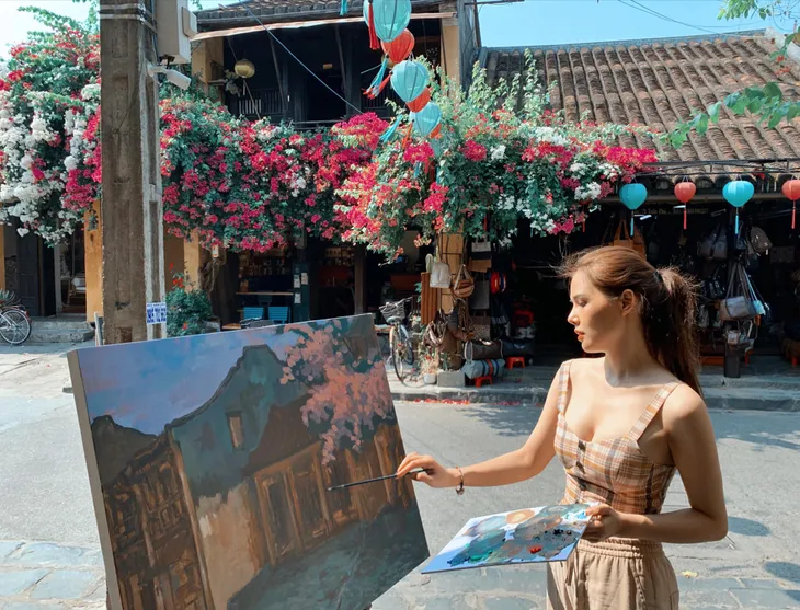 Phanh Lee thỏa mãn đam mê hội họa trong chuyến du lịch Hội An - Ảnh 5. Phanh Lee thỏa mãn đam mê hội họa trong chuyến du lịch Hội An - Ảnh 5.