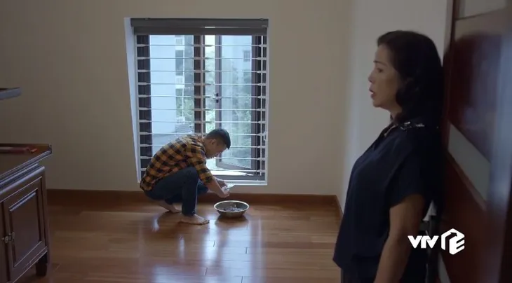 Mê cung - Tập 21: Thế lực thuê hội Ác La mạnh cỡ nào mà mẹ Khánh phải hủy hết chứng cớ? - Ảnh 3. Mê cung - Tập 21: Thế lực thuê hội Ác La mạnh cỡ nào mà mẹ Khánh phải hủy hết chứng cớ? - Ảnh 3.