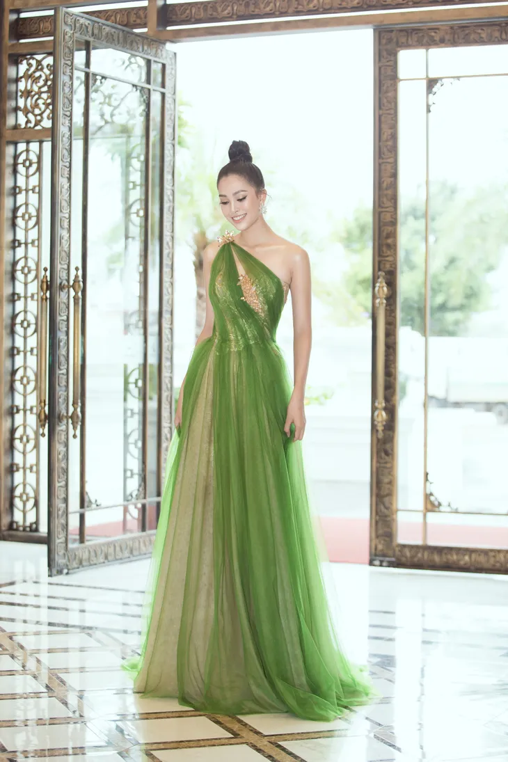 Hoa hậu Tiểu Vy hào hứng trở thành Đại sứ của Quảng Bình - Ảnh 3. Hoa hậu Tiểu Vy hào hứng trở thành Đại sứ của Quảng Bình - Ảnh 3.