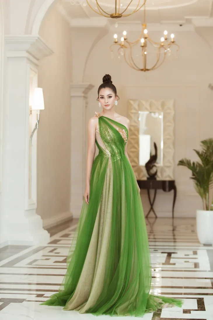 Hoa hậu Tiểu Vy hào hứng trở thành Đại sứ của Quảng Bình - Ảnh 2. Hoa hậu Tiểu Vy hào hứng trở thành Đại sứ của Quảng Bình - Ảnh 2.