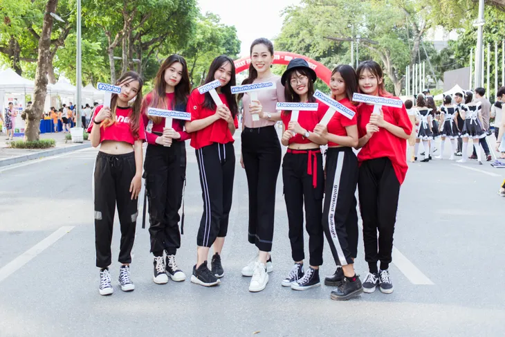 Á hậu Phương Nga nhảy Kill this love trên nền nhạc dân tộc - Ảnh 2. Á hậu Phương Nga nhảy Kill this love trên nền nhạc dân tộc - Ảnh 2.