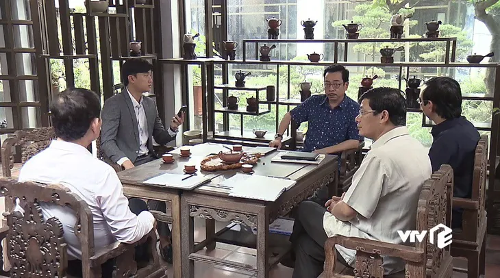 Về nhà đi con - Tập 59: Thư bị bố chồng chê hẹp hòi vì... nhắc Vũ thận trọng với Nhã trước đơn hàng lớn - Ảnh 3. Về nhà đi con - Tập 59: Thư bị bố chồng chê hẹp hòi vì... nhắc Vũ thận trọng với Nhã trước đơn hàng lớn - Ảnh 3.