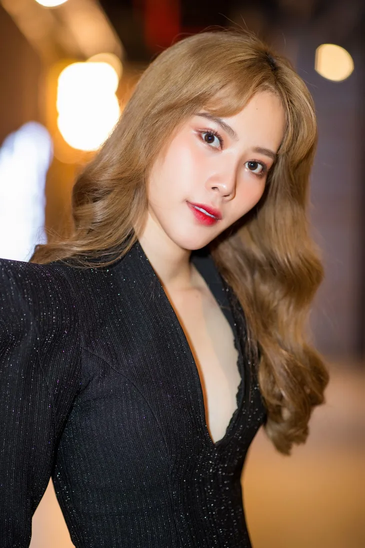 Nam Thư: Tôi bắt tay với Nam Em vì mắc nợ - Ảnh 1. Nam Thư: Tôi bắt tay với Nam Em vì mắc nợ - Ảnh 1.