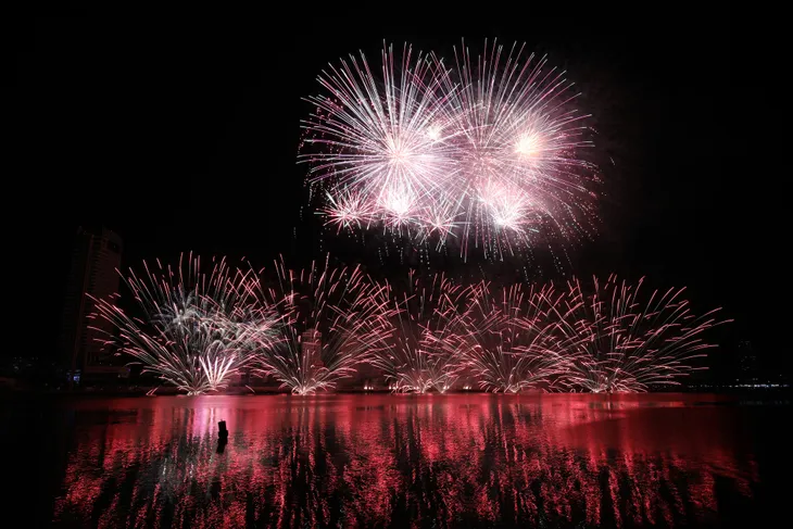 Tân binh Phần Lan giành ngôi vương Lễ hội pháo hoa quốc tế Đà Nẵng 2019 - Ảnh 8. Tân binh Phần Lan giành ngôi vương Lễ hội pháo hoa quốc tế Đà Nẵng 2019 - Ảnh 8.