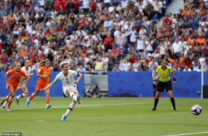 ĐT Mỹ 2-0 ĐT Hà Lan: ĐT Mỹ bảo vệ thành công chức vô địch World Cup bóng đá nữ - Ảnh 2. ĐT Mỹ 2-0 ĐT Hà Lan: ĐT Mỹ bảo vệ thành công chức vô địch World Cup bóng đá nữ - Ảnh 2.