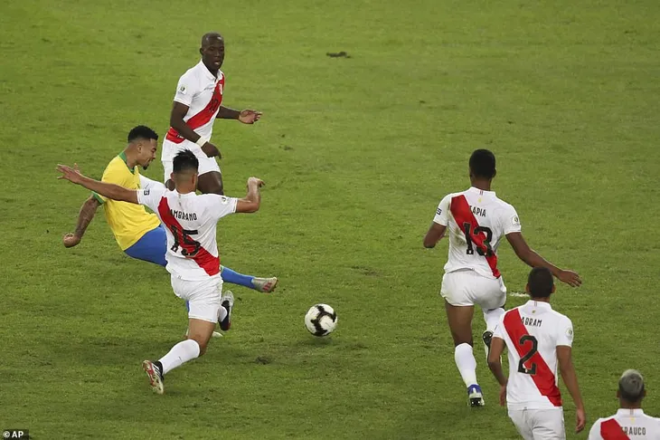 ẢNH: Jesus nhận thẻ đỏ, Brazil vẫn vô địch Copa America sau 12 năm chờ đợi - Ảnh 9. ẢNH: Jesus nhận thẻ đỏ, Brazil vẫn vô địch Copa America sau 12 năm chờ đợi - Ảnh 9.