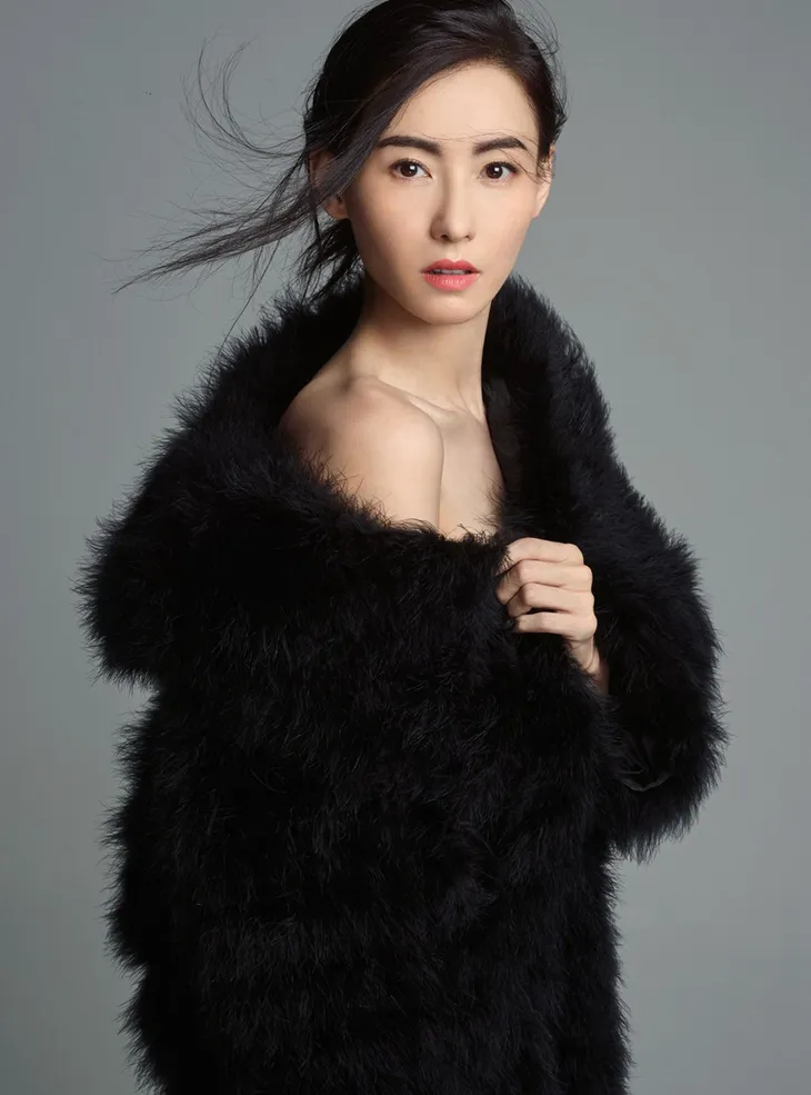 Mẹ bỉm sữa Trương Bá Chi quyến rũ trong loạt ảnh mới - Ảnh 5. Mẹ bỉm sữa Trương Bá Chi quyến rũ trong loạt ảnh mới - Ảnh 5.