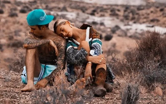 Vợ Justin Bieber kỉ niệm 1 năm ngày đính hôn - Ảnh 1. Vợ Justin Bieber kỉ niệm 1 năm ngày đính hôn - Ảnh 1.