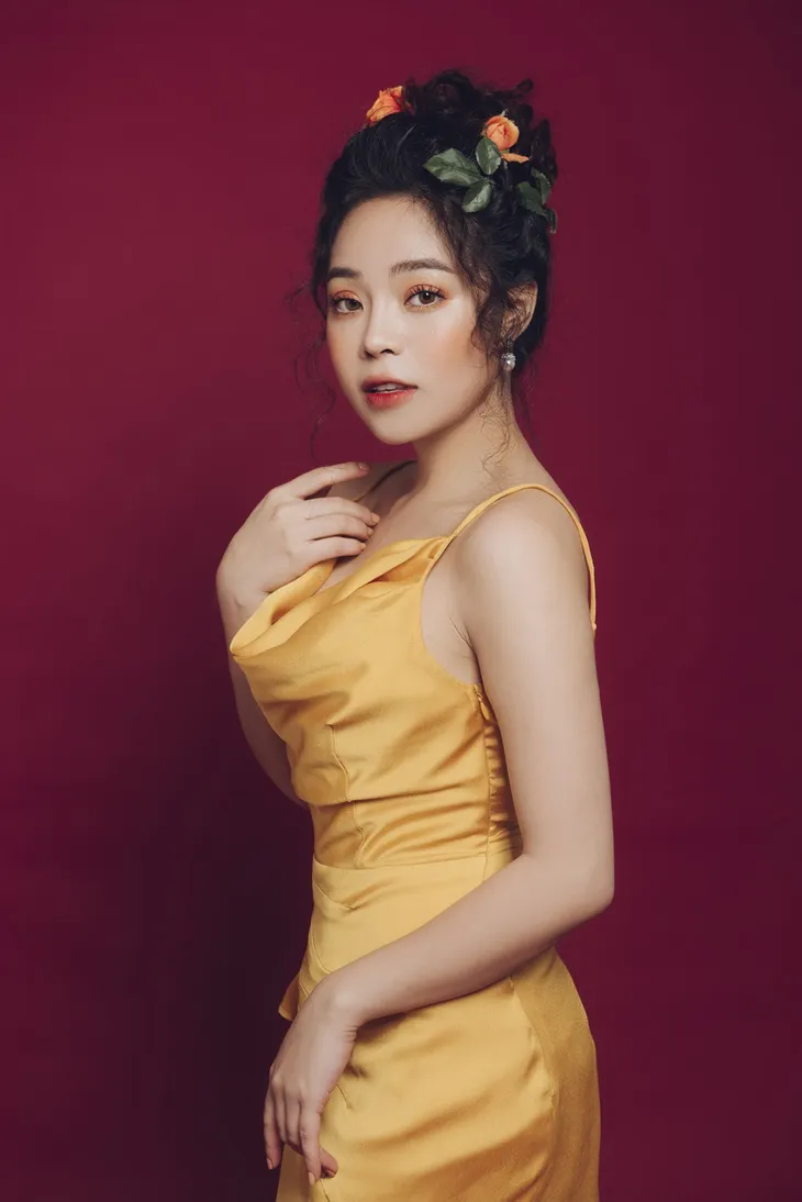 Sao mai Mai Diệu Ly khoe nhan sắc ngọt ngào như đóa hồng - Ảnh 3. Sao mai Mai Diệu Ly khoe nhan sắc ngọt ngào như đóa hồng - Ảnh 3.