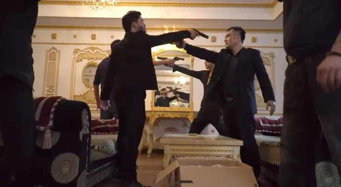 Đang diễn cảnh gay cấn, đoàn phim Mê cung hoảng loạn vì sự cố cháy thật - Ảnh 1. Đang diễn cảnh gay cấn, đoàn phim Mê cung hoảng loạn vì sự cố cháy thật - Ảnh 1.