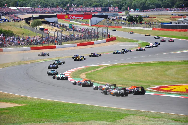 Trường đua Silverstone, ngôi nhà của môn đua xe F1 - Ảnh 2. Trường đua Silverstone, ngôi nhà của môn đua xe F1 - Ảnh 2.
