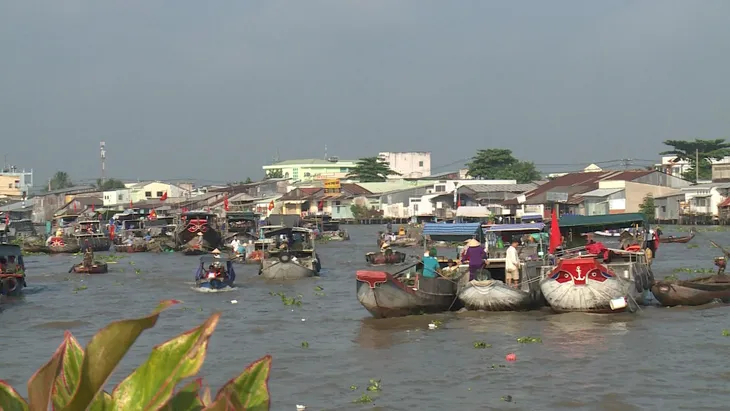 Chợ nổi Cái Răng lọt top 10 chợ ấn tượng nhất thế giới - Ảnh 2. Chợ nổi Cái Răng lọt top 10 chợ ấn tượng nhất thế giới - Ảnh 2.