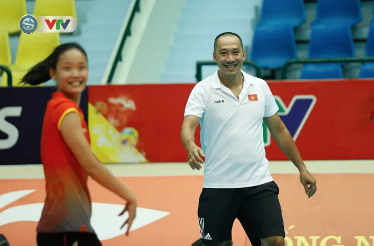 VTV Cup 2019: Buổi tập tràn đầy tiếng cười của ĐT bóng chuyền nữ Việt Nam - Ảnh 10. VTV Cup 2019: Buổi tập tràn đầy tiếng cười của ĐT bóng chuyền nữ Việt Nam - Ảnh 10.