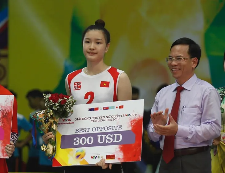 Những danh hiệu xuất sắc của giải bóng chuyền VTV Cup Tôn Hoa Sen 2019 - Ảnh 5. Những danh hiệu xuất sắc của giải bóng chuyền VTV Cup Tôn Hoa Sen 2019 - Ảnh 5.
