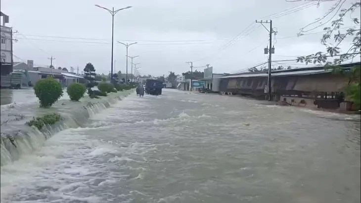 Phú Quốc, Kiên Giang triển khai giải pháp hỗ trợ người dân bị mưa lũ - Ảnh 2. Phú Quốc, Kiên Giang triển khai giải pháp hỗ trợ người dân bị mưa lũ - Ảnh 2.
