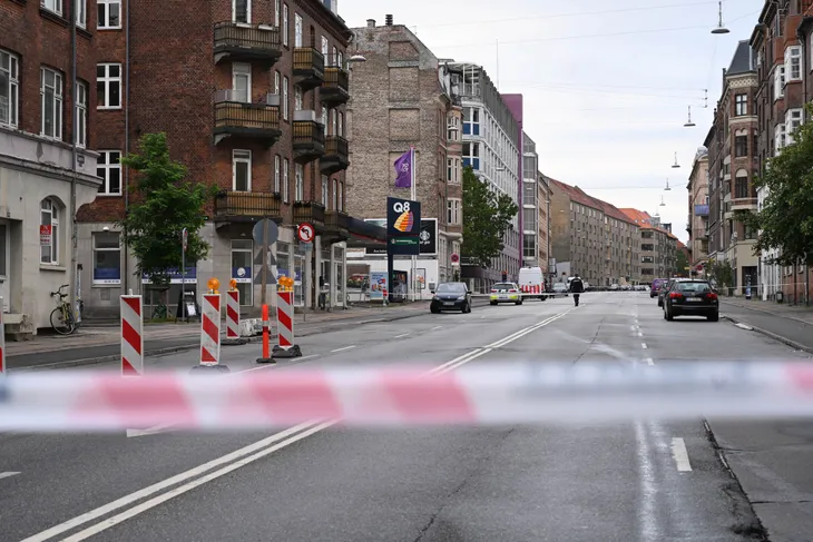 Điều tra sau vụ nổ tại thành phố yên bình nhất thế giới Copenhagen - Ảnh 6. Điều tra sau vụ nổ tại thành phố yên bình nhất thế giới Copenhagen - Ảnh 6.